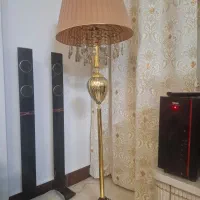 آباژور یا چراغ خواب ایستاده