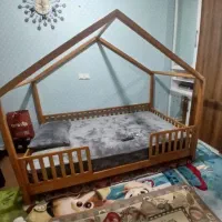فروش تخت مونته سوری (کلبه ای )