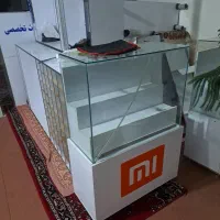 دکور و ویترین مغازه موبایل فروشی