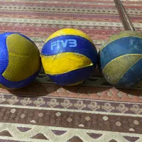 ۳ عدد توپ والیبال