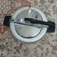 زود پز بزرگ درب استیل و بدنه آلومینیوم آلمانی|ظروف پخت‌وپز|اصفهان, پروین|دیوار