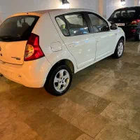 ساندرو مدل ۹۶بیرنگ درحد