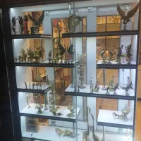 قفسه ویترین و پیشخوان همگی جنس ام دی اف|کتابخانه، شلف، قفسه‌های دیواری|اسدآباد, |دیوار