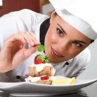 استخدام خانم آشپز در منزل