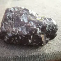 سنگ آسمانی باپوسته چرم۱۹۴گرمی فروش فوری