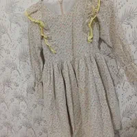 مقداری لباس در حد نو و نو