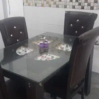 میزغذاخوری ۴نفره  به علت تغییر دکوراسیون فروخته می