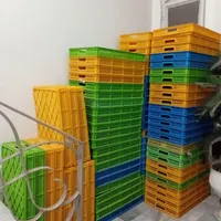 سبد روی پالت میوه