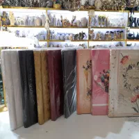 ساعت شنی مجسمه عاشقانه آباژور گلدار گلدان دفرمه گل|گل و گیاه طبیعی|قم, زاویه|دیوار