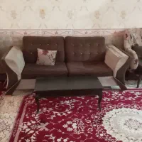 مبل راحتی ۷ نفره در حد نو همراه با میز عسلی هاش