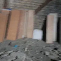 چوب های کاملن سالم نیمکت مدرسه