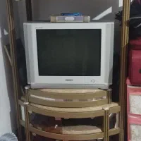 تلوزیون ومیز