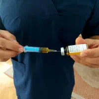 سرم تراپی و تزریقات و پانسمان نوین در منزل