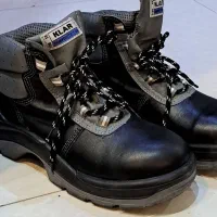 کفش ایمنی و دستکش کار