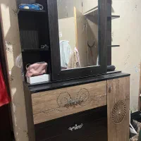 میز ارایشی در حد نو