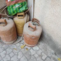 سه عدد کپسول گاز ایران گاز  دو عدد پنکه سقفی