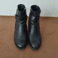 تعدادی کفش ونیم بوت درحدنو