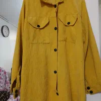 تعدادی لباس در حد نو به فروش میرسد