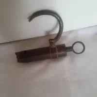 یک عدد قفل|کلکسیون اشیاء عتیقه|قم, شاه ابراهیم|دیوار