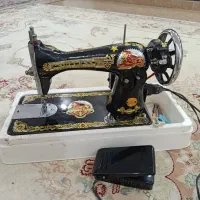 چرخ خیاطی قدیمی در حد نو شیر نشان