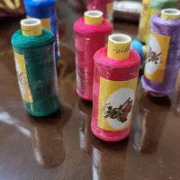 نخ گلدوزی و نخ خیاطی