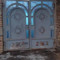 درب حیاط آهنی