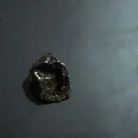 سنگ با ارزش (شاید طلا)|جواهرات|اصفهان, دستگرده|دیوار