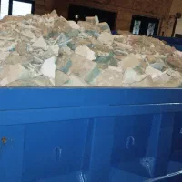 حمل نخاله وخاک با نیسان و توزیع مصالح ساختمانی