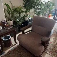 دو عدد مبل تکنفره تازه بازسازی شده