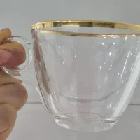 دو دست تنگ لیوان لب طلایی