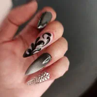 کاشت ناخن ۴۰۰ تا ۱هفته