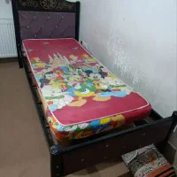 تخت یکنفره با تشک تمیز و سالم|تخت و سرویس خواب|فولادشهر, مسکن مهر فولادشهر|دیوار