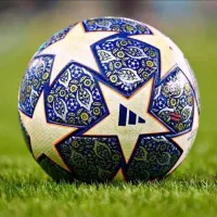 بازیکن فوتبال سالن چمن