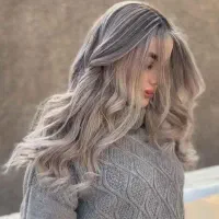 خدمات رنگ مو وکاشت ناخن