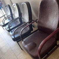 صندلی اداری چرم بسیار تمیز