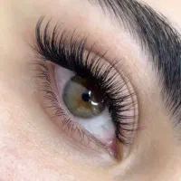 خدمات اکستنشن مژه و آموزش