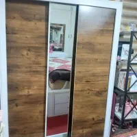تخت دو نفره باکس دار کمد سه در و میز ارایش و پاتخت|تخت و سرویس خواب|تهران, آبشار تهران (دریاچه)|دیوار