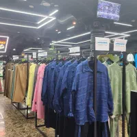 فروشنده پوشاک