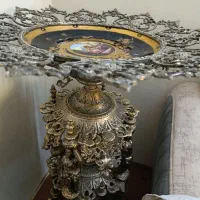 کنار سالنی بسیار زیبا و شیک