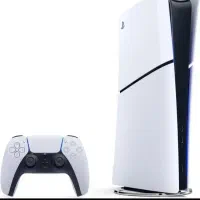 یک دستگاه پلی استیشن 5اسلیم دارای یک دسته