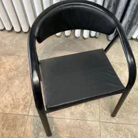 صندلی تمیز و سالم