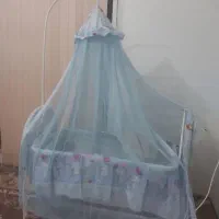 دو عدد گهواره یک کریر و یک وان حمام