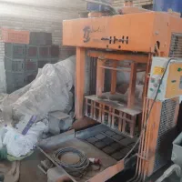 دستگاه بلوک زن نیمه هیدرولیک در حد نو|ماشین‌آلات صنعتی|تفت, |دیوار