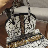 کیف و شال نو مناسب روز مادر