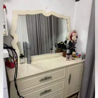 میز آرایش و کشو به همراه آینه