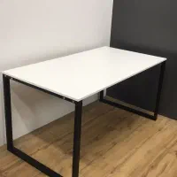 میز تحریر ساده و کاربردی