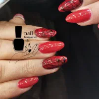 خدمات زیبایی،کاشت ناخن کراتین