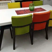 میز ناهار خوری تمیز بدون شکستگی