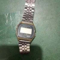 یک عدد ساعت CASiOژاپنی اصل