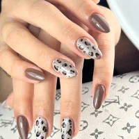 تخفیف ویژه کاشت ناخن ۳۰۰روز زن ویلدا آموزش ۲ م|خدمات آرایشگری و زیبایی|مشهد, گلشور|دیوار